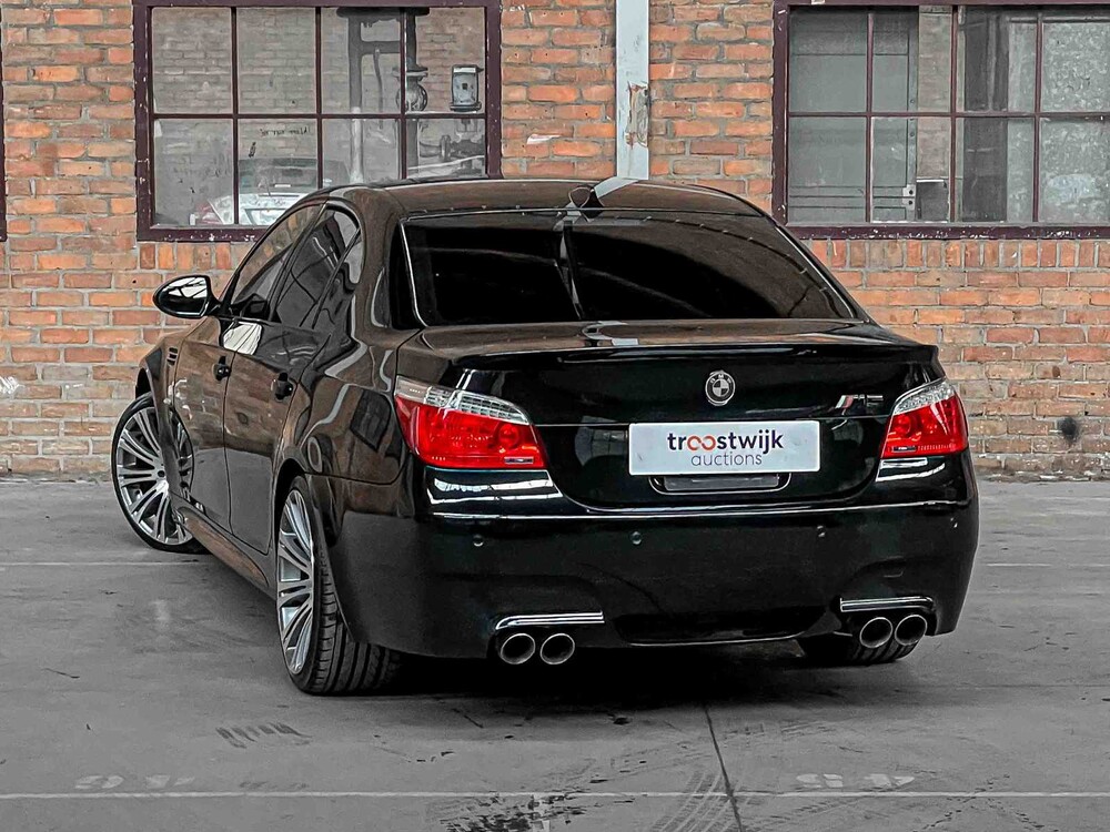 BMW M5 5.0 V10 500PS 2010