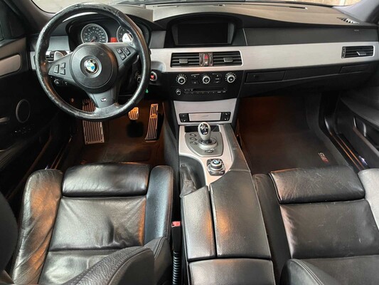 BMW M5 5.0 V10 500PS 2010