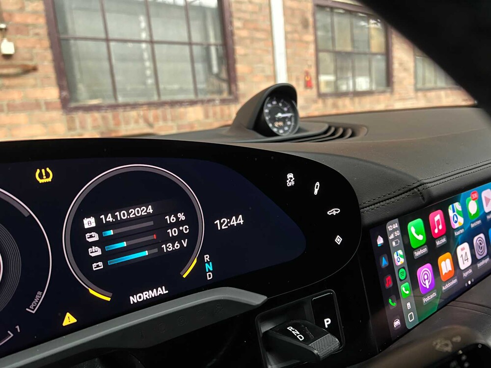 Porsche Taycan 4S Performance 84kWh 489PS 2020 (Original-NL), J-824-JS