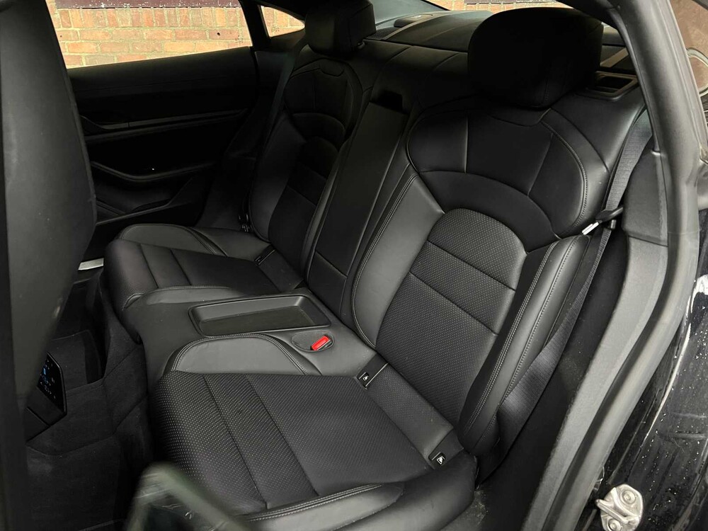 Porsche Taycan 4S Performance 84kWh 489PS 2020 (Original-NL), J-824-JS