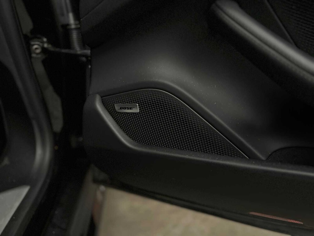 Porsche Taycan 4S Performance 84kWh 489PS 2020 (Original-NL), J-824-JS