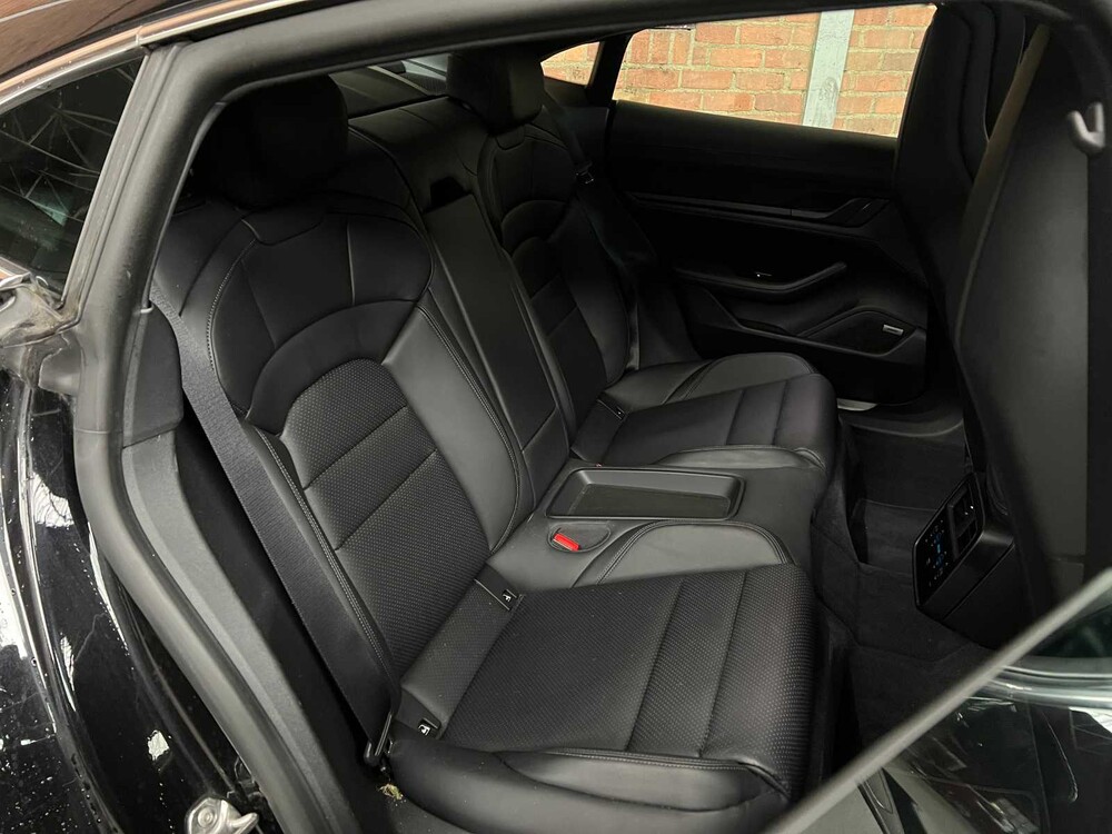 Porsche Taycan 4S Performance 84kWh 489PS 2020 (Original-NL), J-824-JS