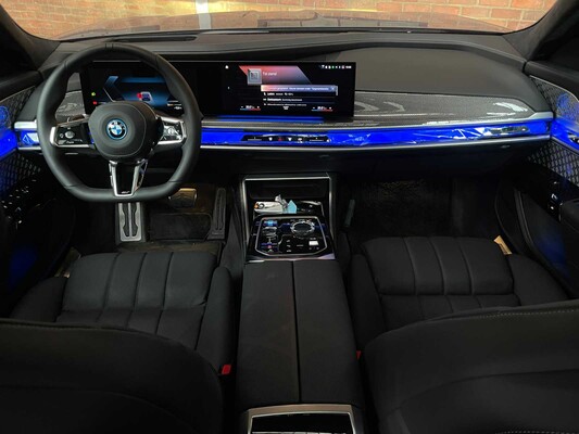 BMW i7 xDrive60 106 kWh M-Sport 544PS 2023 (Original-NL + 1. Besitzer) G70, T-374-PF