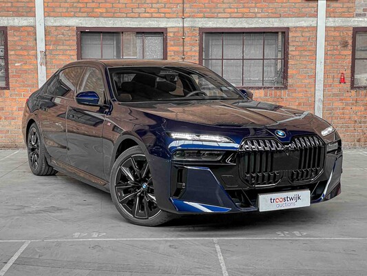 BMW i7 xDrive60 106 kWh M-Sport 544pk 2023 (Origineel-NL + 1e Eigenaar) G70, T-374-PF