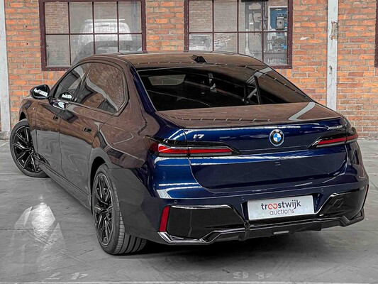 BMW i7 xDrive60 106 kWh M-Sport 544hp 2023 (Original-NL + 1st owner) G70, T-374-PF