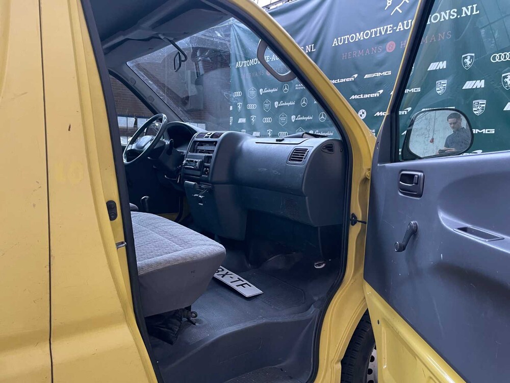 Toyota HiAce 2.5 D4-D 90 LWB Basis 88PS 2006 (Original-NL), 71-BX-TF