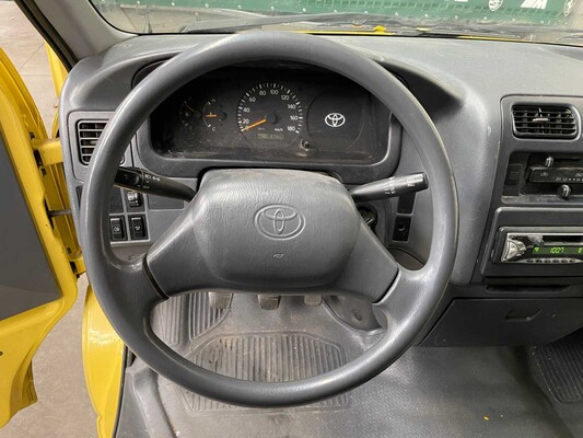 Toyota HiAce 2.5 D4-D 90 LWB Basis 88PS 2006 (Original-NL), 71-BX-TF