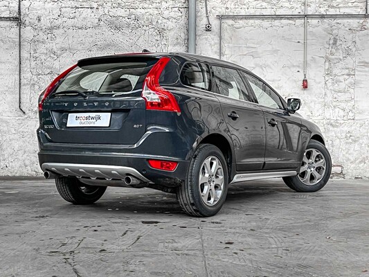 Volvo XC60 2.0T Summum 203hp 2010 (Original-NL), 42-LRP-3