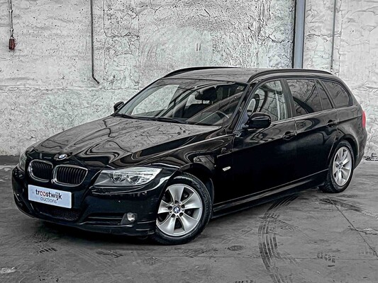 BMW 3-serie 318i Business line 143pk 2010, L-615-RN