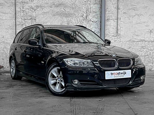 BMW 3-serie 318i Business line 143pk 2010, L-615-RN