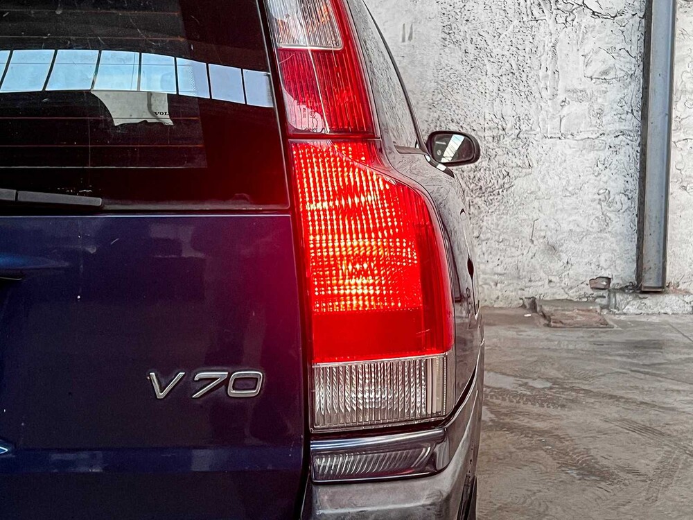 Volvo V70 2.4 Comfort Line 140hp 2003 (Original-NL), 73-LZ-LF