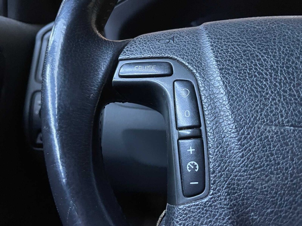 Volvo V70 2.4 Comfort Line 140hp 2003 (Original-NL), 73-LZ-LF