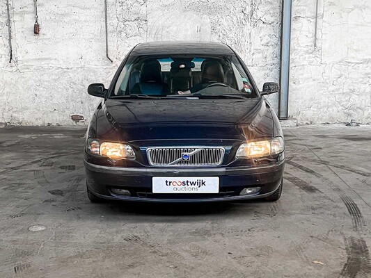 Volvo V70 2.4 Comfort Line 140hp 2003 (Original-NL), 73-LZ-LF