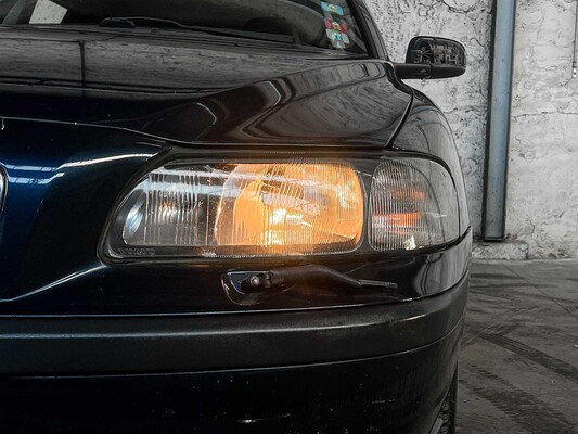 Volvo V70 2.4 Comfort Line 140hp 2003 (Original-NL), 73-LZ-LF