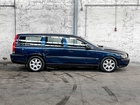 Volvo V70 2.4 Comfort Line 140pk 2003 (Origineel-NL), 73-LZ-LF