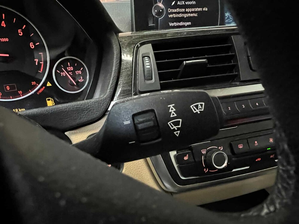 BMW 320i Touring 184hp 2013 (Original-NL), 1-KTJ-01