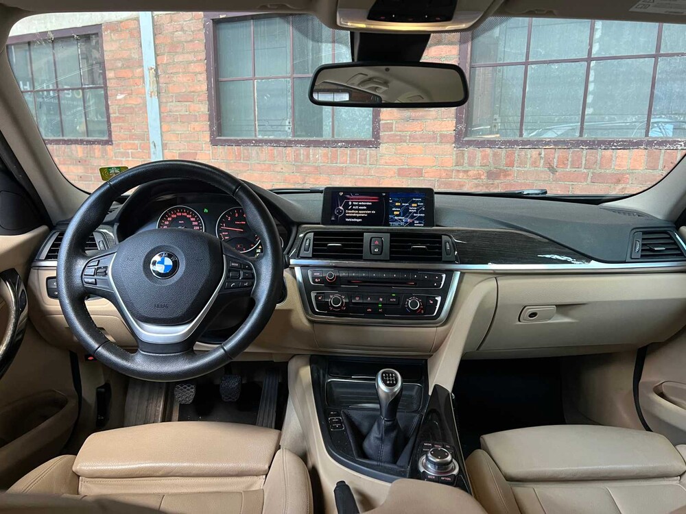 BMW 320i Touring 184hp 2013 (Original-NL), 1-KTJ-01