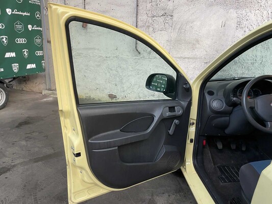 Fiat Panda 1.2 69pk 2010 (Origineel-NL), 98-NZK-2