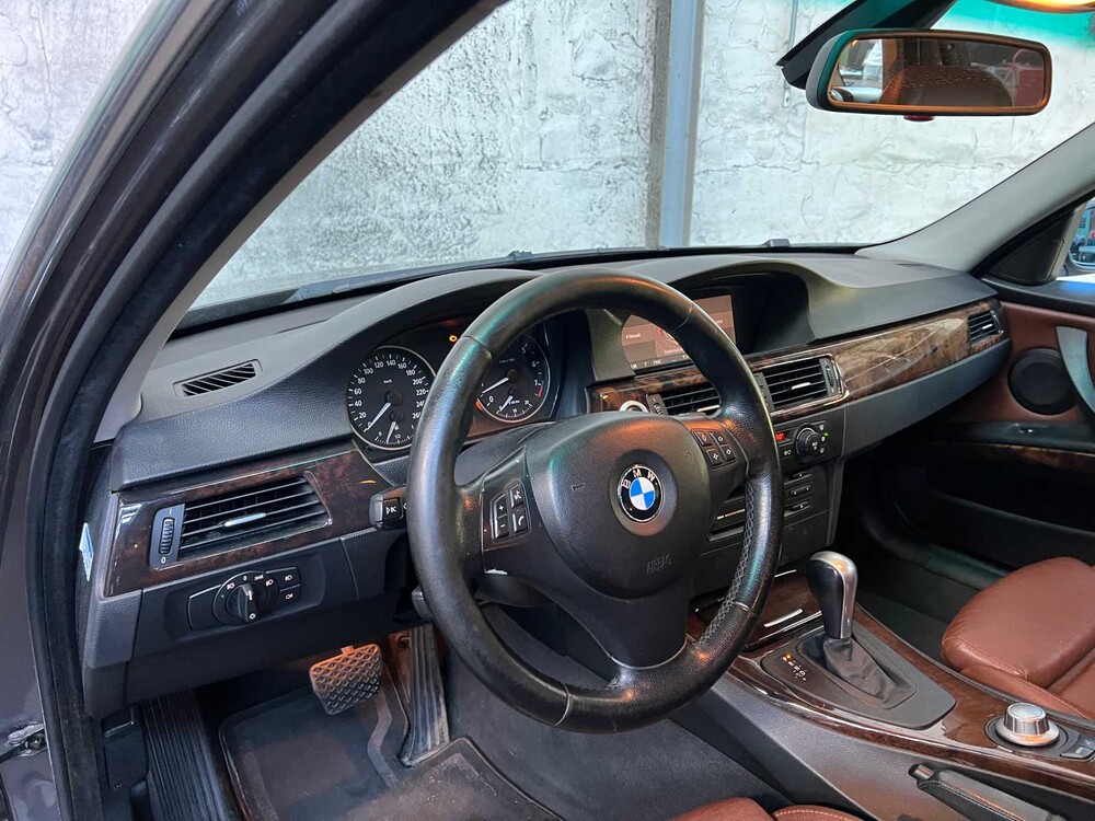 BMW 325i Dynamic Exec. 218hp 2005 (Original-NL), 37-RV-HP -3-serie Touring-