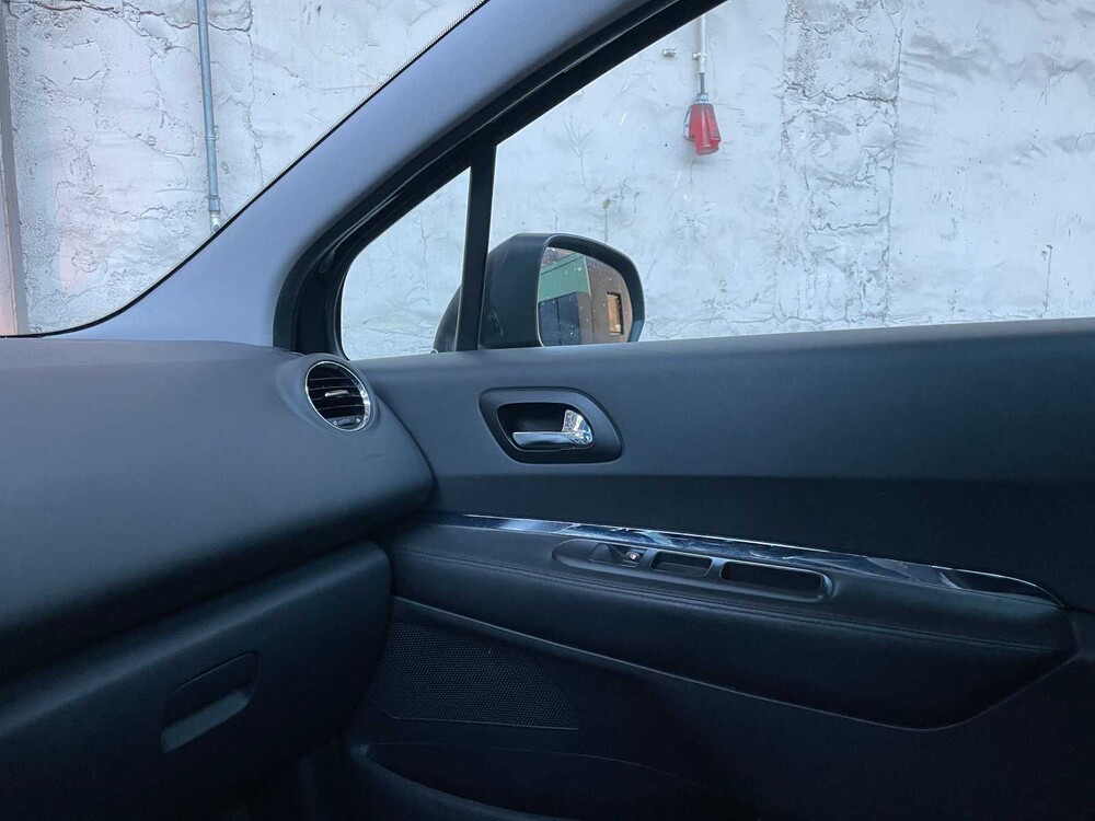 Peugeot 5008 1.6 THP B.L. Exe 7p. 156hp 2011 (Original-NL), 44-RHJ-9