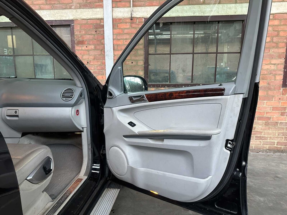 Mercedes-Benz ML350 3.5 V6 4Matic 272PS 2005 M-Klasse, N-432-PD Youngtimer