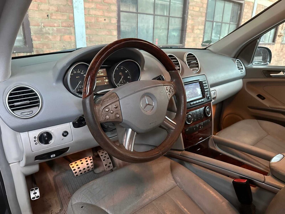 Mercedes-Benz ML350 3.5 V6 4Matic 272PS 2005 M-Klasse, N-432-PD Youngtimer