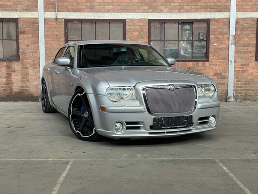 Chrysler 300C SRT8 6.1 V8 425PS 2005 Youngtimer