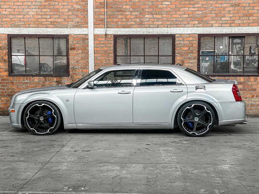 Chrysler 300C SRT8 6.1 V8 425hp 2005 youngtimer