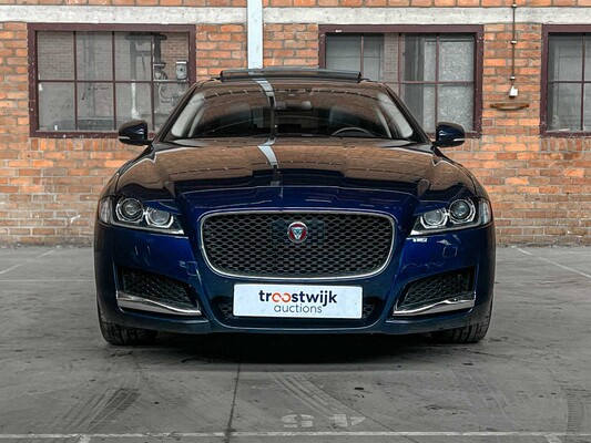 Jaguar XF 2.0d Portfolio 179PS 2016, SX-790-T