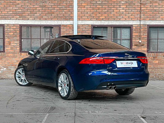 Jaguar XF 2.0d Portfolio 179PS 2016, SX-790-T