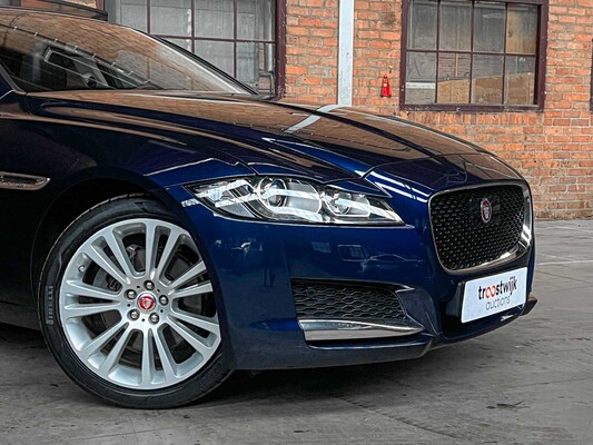 Jaguar XF 2.0d Portfolio 179PS 2016, SX-790-T