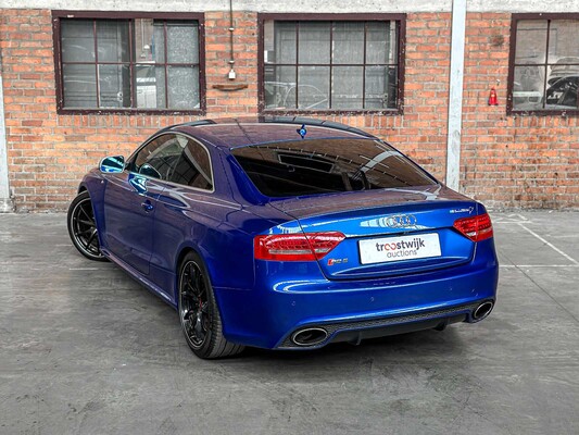 Audi RS5 Coupe 4.2 V8 FSI Quattro 450pk 2011