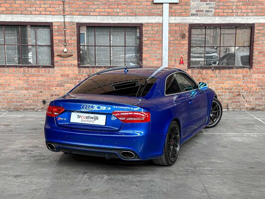 Audi RS5 Coupe 4.2 V8 FSI Quattro 450hp 2011