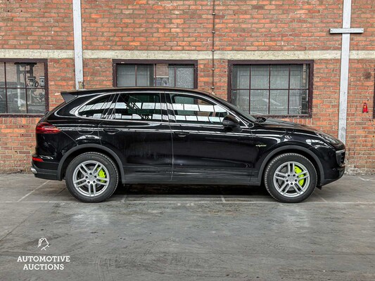 Porsche Cayenne S E-Hybrid 3.0 V6 416hp 2015 (Facelift)