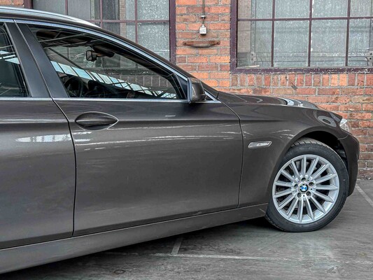 BMW 528i Touring Executive 245hp 2012 F11 5-Series (Original-NL), 08-XGB-5