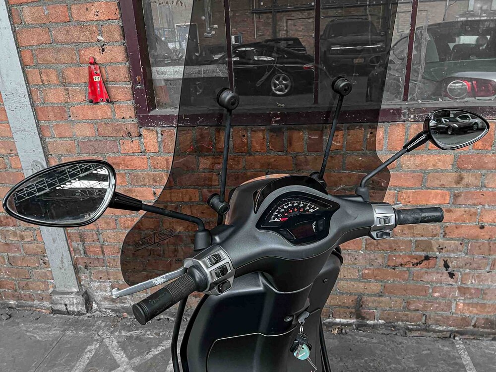 Vespa Sprint 4T 2015, DDB-52-B