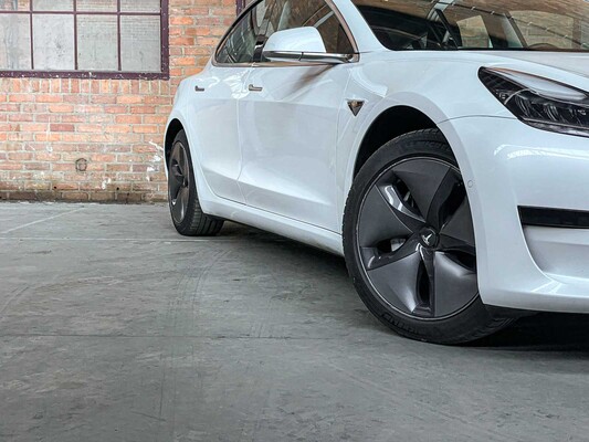 Tesla Model 3 Standard RWD Plus 60 kWh 2019 (Origineel-NL), G-233-DX