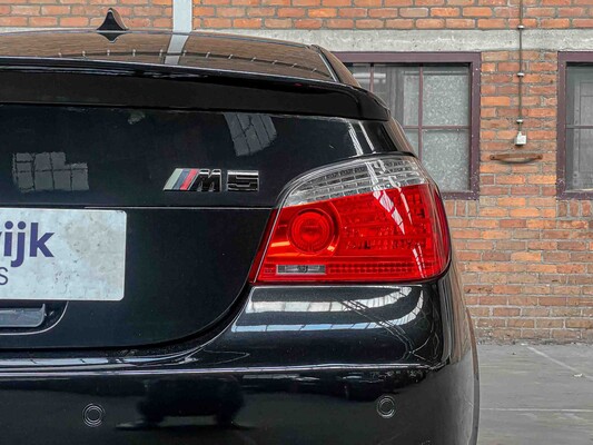 BMW M5 5.0 V10 500pk 2010