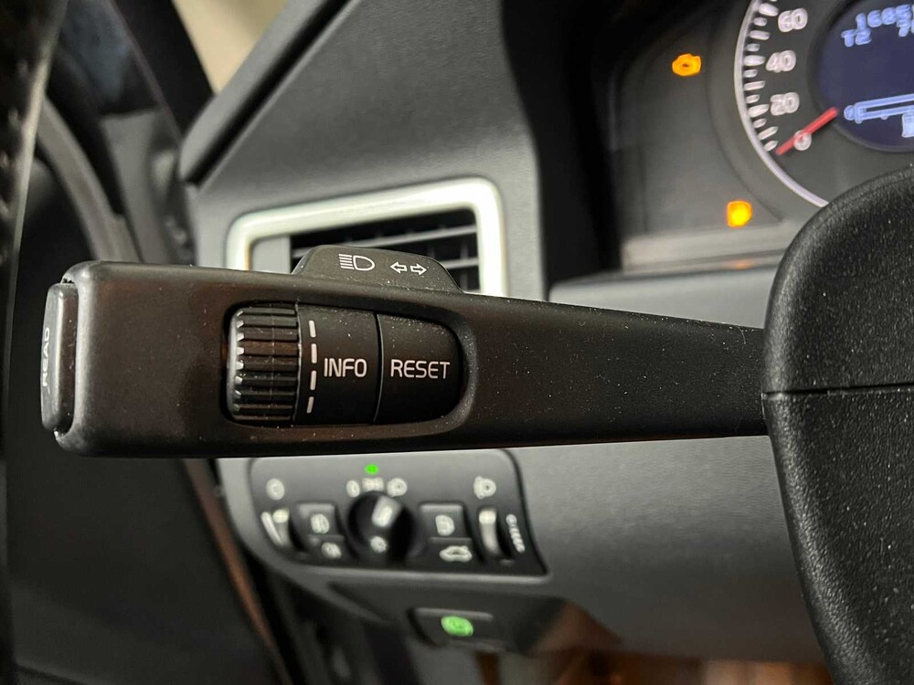 Volvo V70 2.0 Kinetic 145pk 2008, 10-GJK-4