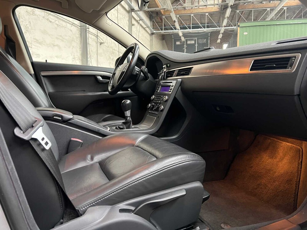 Volvo V70 2.0 Kinetic 145pk 2008, 10-GJK-4