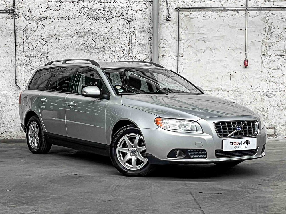 Volvo V70 2.0 Kinetic 145pk 2008, 10-GJK-4