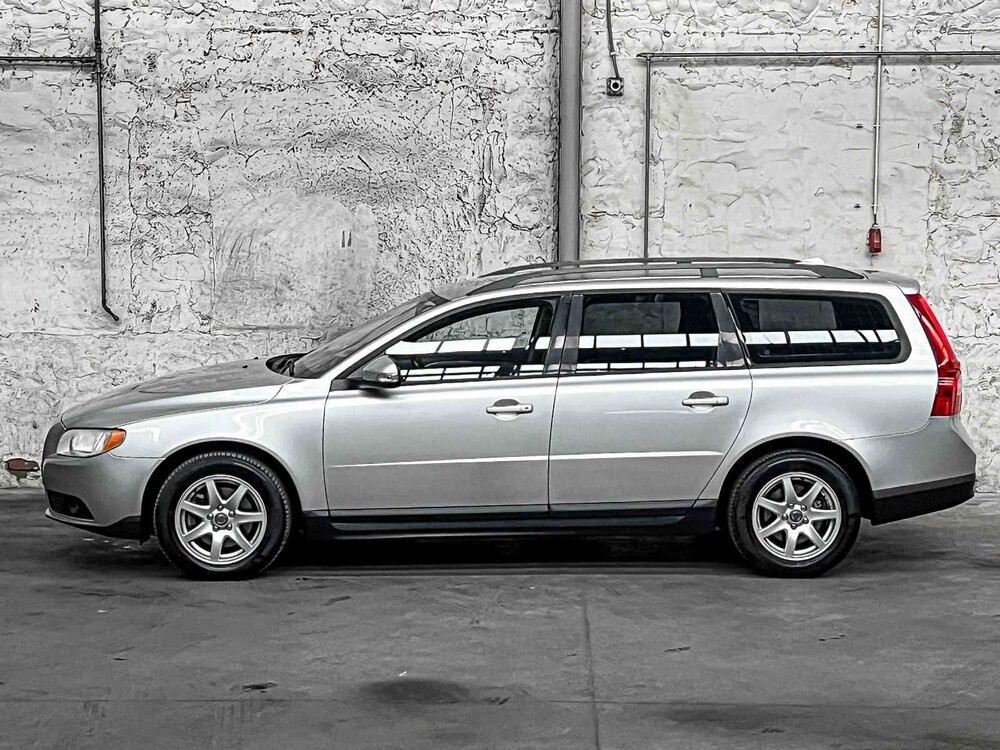 Volvo V70 2.0 Kinetic 145pk 2008, 10-GJK-4