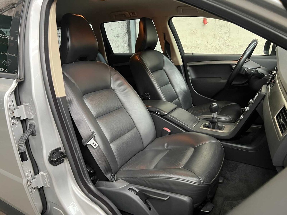 Volvo V70 2.0 Kinetic 145pk 2008, 10-GJK-4