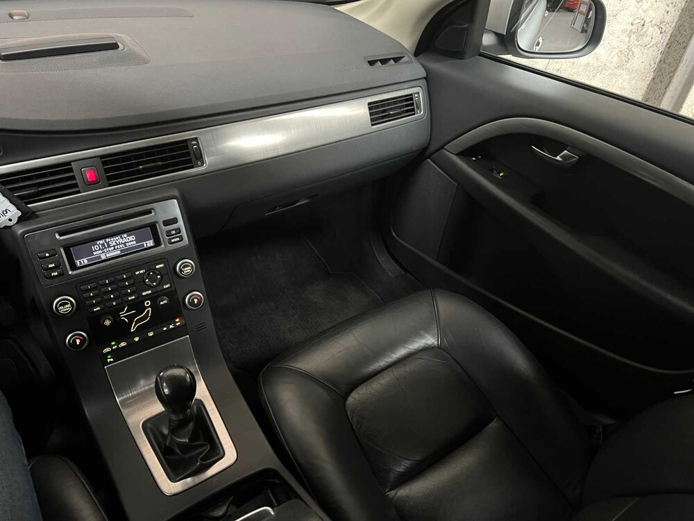 Volvo V70 2.0 Kinetic 145pk 2008, 10-GJK-4
