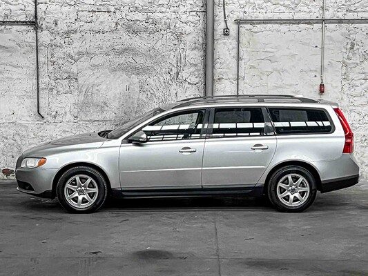 Volvo V70 2.0 Kinetic 145hp 2008, 10-GJK-4