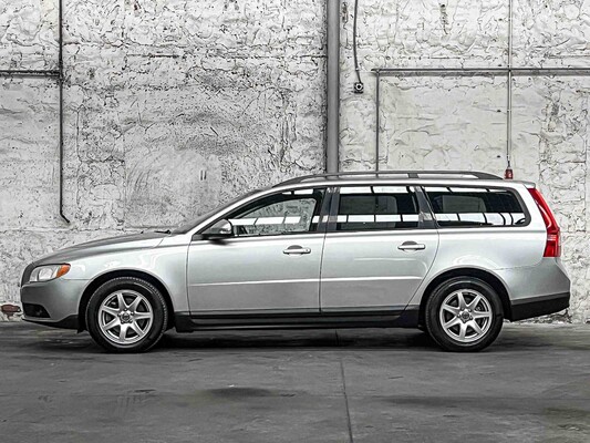 Volvo V70 2.0 Kinetic 145hp 2008, 10-GJK-4