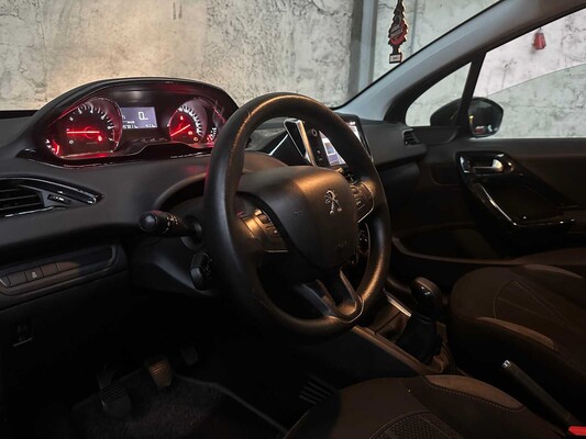 Peugeot 208 1.2 VTi Active 82hp 2012, 86-XTF-9