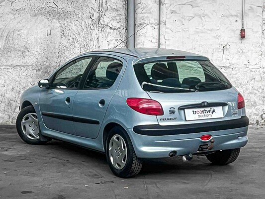 Peugeot 206 1.4 XT 75hp 2001, 07-GJ-XX