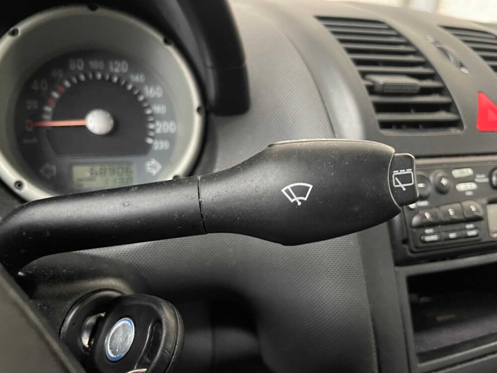 Volkswagen Polo 1.4 Comfortline 60pk 2000, 96-FZ-GL