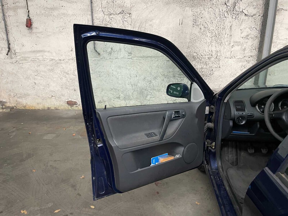 Volkswagen Polo 1.4 Comfortline 60pk 2000, 96-FZ-GL